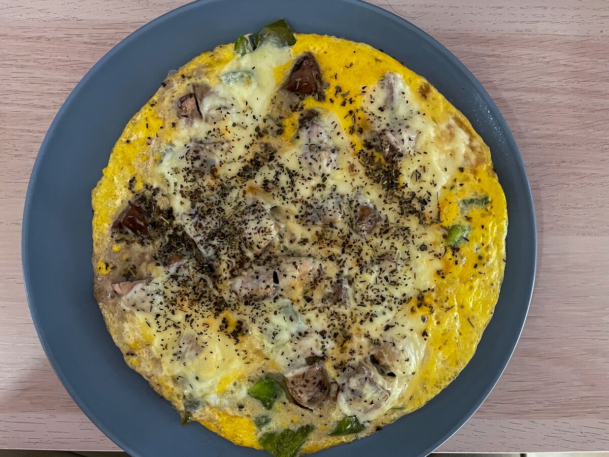 Омлет с овощами и сыром